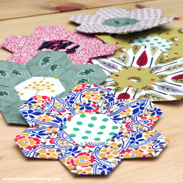 1/4 mark: Tutorial: English Paper Piecing for Hexagon Patchwork